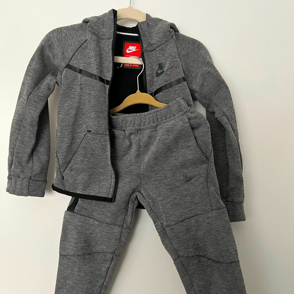 Nike Sweatsuit - 3T